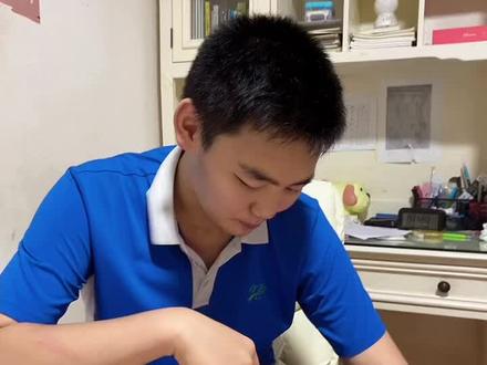 平板设置了密码,天天在破译,重新修改一下密码,问他怎么破译的,就是一个一个试的,这心思用在学习上,学习肯定很好。