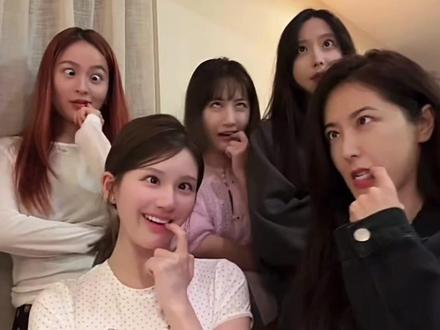 5人版蚊子舞来咯~
#赵露思 #曾黎 #魏笑 #手势舞 #搞怪日常