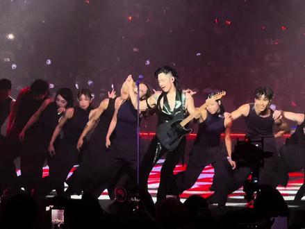 !!!没看FF前哪知道Van Ness这么会扭这么会摇#fforever #吴建豪#恒心之城