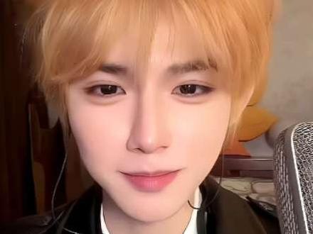 #何秋亊 温馨提示:《何秋亊人民交通杂志》详情需知限定款:149元!!杂志1本+主题册1本+A&B版全套18张小卡+固定透卡1张+撕拉片2张+语音卡1张+台历1本
注意该C款限定款!!限量 10000 份!限时24 小时!一旦售罄立即下架!过后绝不补货!家人们猛攻!!!#何秋亊 #人民交通杂志社