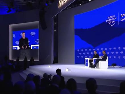 1月23日 #人工智能 #Optimus #ai 了解最新AI动态:马斯克宣布人形机器人Tesla Optimus将于2026年底正式开售,你期待吗?