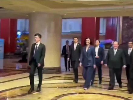 郑丽文抵达北京会面!台独分子赖清德发表声明,4月10日上午11点