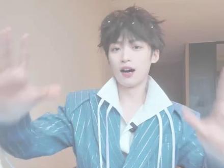 青年艺人梓渝:泸州美食还是太全面啦! #梓渝 #泸州 #美食