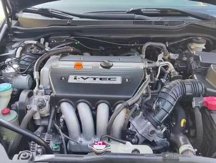 七代雅阁发电机皮带拆装方法#本田#七代雅阁