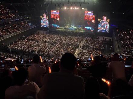 Beyond叶世荣2026武汉演唱会,真的爱你!前奏一响爷青回!!世荣打鼓伴奏的那一刻,全场粉丝都是家驹!#叶世荣 #Beyond #真的爱你