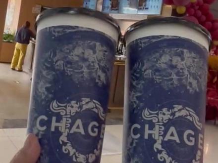 一杯奶茶 让人一夜无眠? #霸王茶姬咖啡因含量引热议 擦边"准毒品"?官博辟谣!"说法不实!启动法律程序维权" 成人一天咖啡因摄入量应少于400毫克