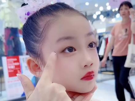 网红爆款九色眼影盘学生六一小学生节日舞台妆表演蓝色亮片超闪正品