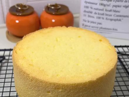 不管你是被戚风蛋糕的哪个环节所困扰,内部潮湿?布丁层?塌腰?凹陷?……都来看下这个视频吧,再一次尽可能的把伙伴们问的比较多的容易失败的一些问题详细解答了一下,包括一些工具使用各种细节,相信看完一定会有启发和收获,尤其新手伙伴,看完就是让你少浪费材料少走弯路的。成功一次就再也不会失败了#戚风蛋糕 #烘焙 #蛋糕🍰 #戚风蛋糕教程 #爱烘培爱生活