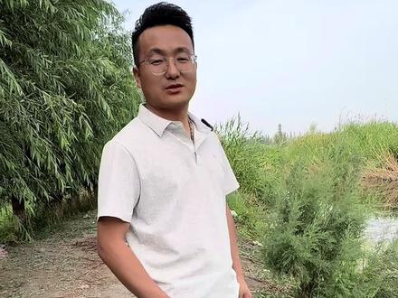 #包工头#工程人 #工程款@房建小张 张总要债神曲和这舞姿已经被你带火了,我觉得你可以原地出道了#加油