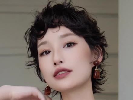 2026蕞火菠萝烫建议35-60郑州女士点赞收藏 谁烫谁好看#减龄发型 #素人改造 #根据脸型设计发型 #郑州女发型师常静