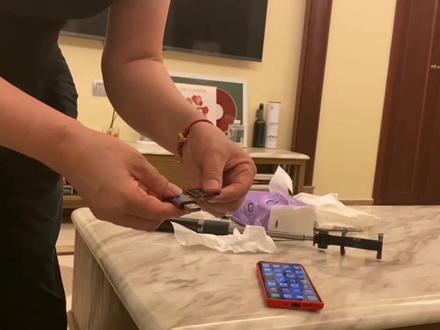用读卡器导人相机存储卡数据,是最方便和快速的,看步骤