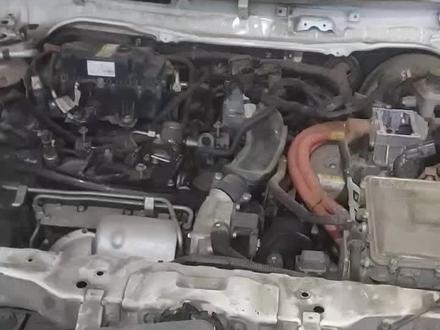 新款比亚迪秦,高压维修开关位置!