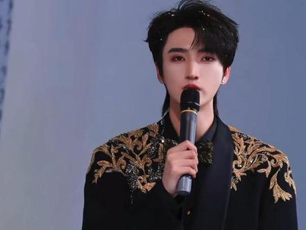 恭喜以太拿下周赛冠军,九连冠恭喜以太《小闪电⚡权威》@龙浩天男团·银河系A(团队招优)PGY @A-以太⚡️ @PGY•银河系二创组(团队纳新) #银河系A #小闪电⚡@PGY银河系传媒