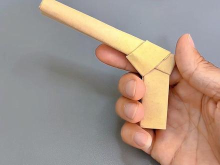 用一张纸折一把好玩的双管手枪,小男孩的必备玩具#折纸 #手工 #亲子手工 #折纸教程 #幼儿园手工