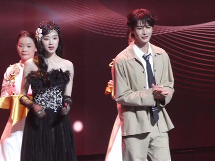 恭喜#何健麒 #王小亿 荣获剧查查之夜King和Queen!