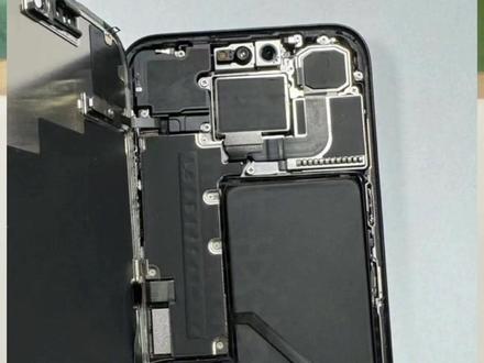 新出美版苹果15PM异形电池改卡方案,直接偷梁换柱,实现正常插拔卡,你会接受吗?#iphone15 #15pm改卡#卡贴机 #华强北