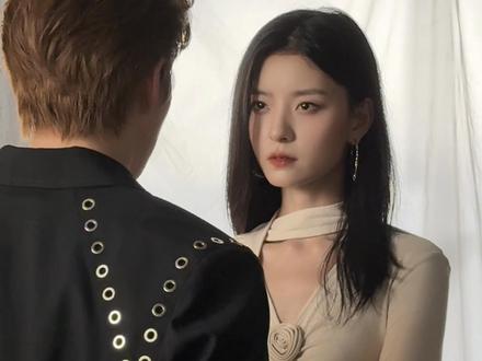 让我来看看小青蛇在干嘛 #双轨 #网剧双轨 #原相机 #星动日记