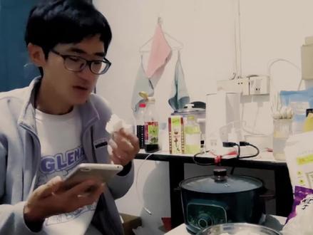 曾经的咸鱼.#咸鱼梦想家#鸡架泡饭#自嘲