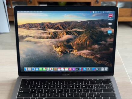 给 MacBook Pro 安装了 Windows 的虚拟机,感觉还挺好。