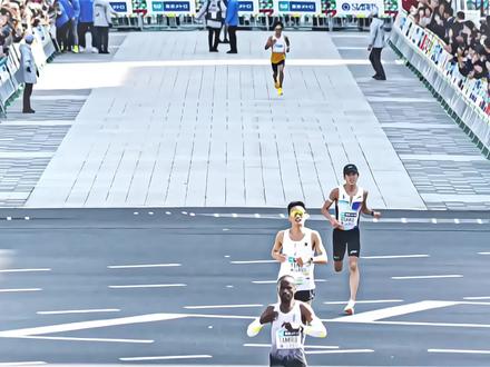 2026东京马拉松,大迫杰与丰配友的强者之争。
解说来自马拉圈王超老师。
#大迫杰 #丰配友 #东京马拉松 #马拉松 #dou上热门