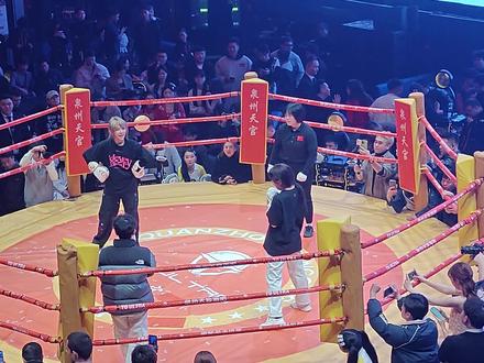 🔥奶露拖🆚小程同学✨
🔥千万网红现场的超燃对决🥊
#不吃奶露拖 #小程同学 #天宫擂台挑战赛 #奶露拖勇闯八角笼