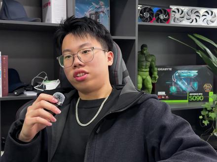 二手显卡到底怎么买?让我一分钟教你避坑! 想捡漏二手显卡?我劝你先把这条视频看完。二手显卡水真的很深,不懂的人,一买一个翻车。我们家所有二手卡,全部严格筛选、可测可验。在华南有实体办公区,支持上门自提,真正放心。想捡漏靠谱二手卡,私我发“二手”。#显卡 #显卡回收 #二手显卡 #显卡推荐 #买不买求支招