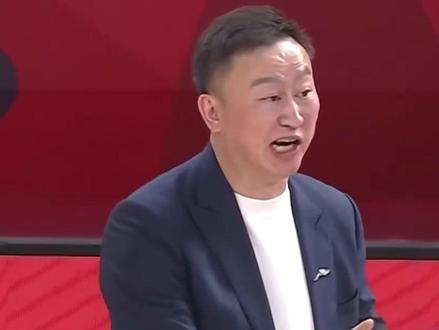 刘维伟太惨了!小外援掏裆惹事后跑路,自己刚放假就得交罚单 #青岛男篮 #山西男篮 #刘维伟 #奎因奥内斯 #CBA
