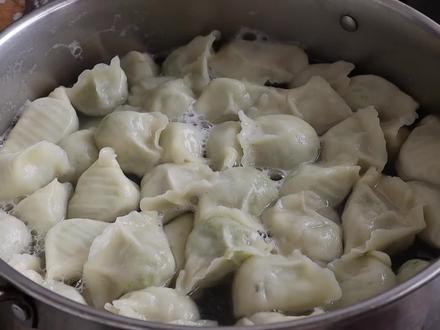 春天要多吃这个馅的饺子,味道鲜香,鲜嫩多汁又好吃,太香了! #饺子 #跟着抖音学做菜