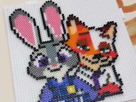 终于拼到尼克和朱迪啦#疯狂动物城 #图图拼豆现货随心搭 #拼豆记录 #我染上了拼豆