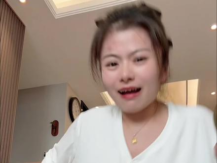 巧克力脑袋赶紧冲巧兮兮家这款55%纯可可脂黑巧,趁着价格合适一定要多囤几盒#巧兮兮#巧兮兮巧克力豆#巧克力