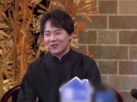 看郭德纲的表情,有点绷不住了,堂前尽孝,他太明白了#郭麒麟