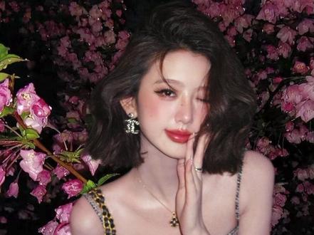 换个背景,这氛围感不就来了吗?#醒图创作者 #出片不用动脑 #邪修P图 #p图教程