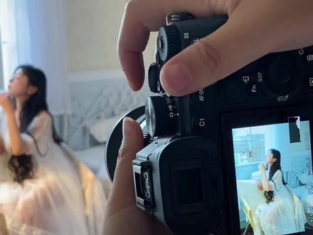 夏天都要结束了,赶快给女友拍一组唯美大片当作夏天回忆吧#索尼#SEL2470GM2#索尼镜头#摄影技巧