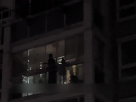 邻居半夜扰民遭大爷怒怼#邻居半夜扰民怎么办 #热点新闻事件