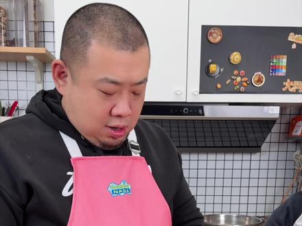 凉拌菜不知道吃什么的快试试这个凉拌小皮蛋,QQ弹弹,清爽解腻,太美味了#凉拌皮蛋 #二婶做美食 #美食教程