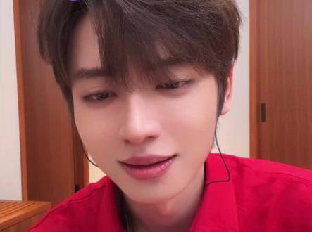 被豆包拿捏的梦男@皮皮皮皮朱 #皮皮皮皮朱#皮皮皮皮朱的直播录屏 #豆包 #豆包聊天 @抖音小助手 @DOU+小助手 @抖音创作小助手