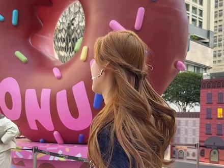 Vl🐱g|跟着深圳文旅打卡疯狂动物城🐰内附37港币省钱版去港迪路线🦊
我宣布!深圳就是一个巨大的疯狂动物城痛城🐰🦊
来看看我的1️⃣日安排📅:
1️⃣卓悦中心crv影城看疯狂动物城(影城1-7厅在b2,8-10在4楼!!)
2️⃣打卡路线:岗厦北b口东区撒哈拉广场——中心大街8米朱迪——左边人物合照
西区服务台旁边晚会装扮——右走到中庭下两层周边(可以薅免费周边!)
🚇:地铁1|10号线 岗厦北b口
地址:福田卓悦中心(商场里要10点后才开放哦)
✨🎠香港迪士尼:
从深圳福田口岸到港迪37港币省钱路线:
1️⃣福田口岸过关后下天桥上B1巴士(天慈总站方向坐4站10分钟)到新田运输交汇处
2️⃣同站换乘A43P(坐2站46分钟)到青屿干线专车站(A43P一个小时一班,提前看到站时间卡好点)
3️⃣青屿干线A6月台坐R8到终点站(坐2站13分钟)
卡好点一个多小时就能到!!
祝小宝们玩得开心!!
#vlog #vlog日常 #疯狂动物城 #香港迪士尼 #深圳