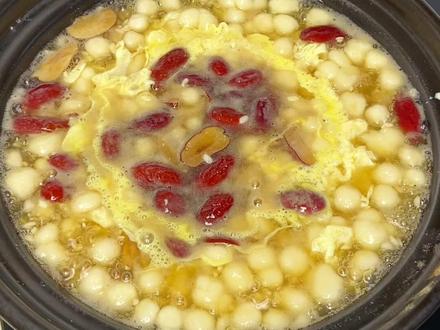 天冷了,女孩子一定要多给自己安排几次,这个酒酿圆子,甜甜糯糯的,一碗下去浑身都暖暖的#酒酿圆子 #醪糟 #滋补养颜