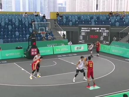 新规则裁判吹背打三秒是值得商榷的,FIBA的尺度是:是否下球以及是否以背身单打得分作为目的,来作为吹罚的依据。#三人篮球 #3x3篮球 #3v3篮球邀请赛湖州站