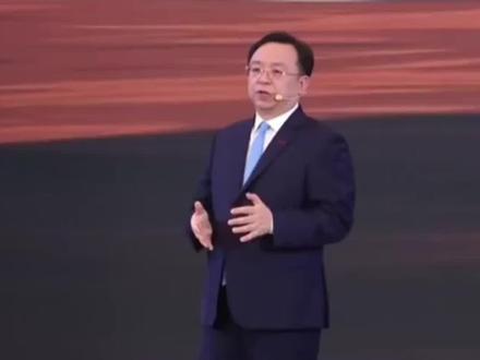 比亚迪发布第二代刀片电池9分钟充饱! 3月5日,比亚迪董事长王传福在当日的技术发布会上表示,第二代刀片电池从10%到70%的充电速度仅5分钟,从10%到97%的充电速度仅9分钟。#刀片电池 #比亚迪#王传福 #新能源汽车 #仰望