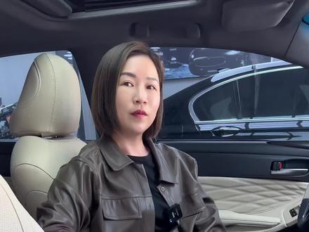 豪华版黑色黑色的亚洲龙,升级尊贵版米色内饰,慕丝皮质感非常好!座椅加软后后面更舒服了~#内饰升级 #汽车改装升级 #亚洲龙 #撸车日常