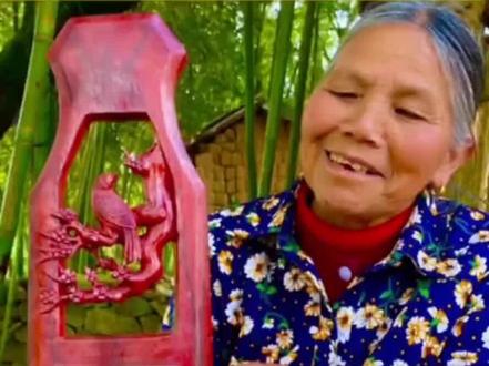 爷爷给奶奶自制的红木刨丝器,也送给今天所有的母亲,父母恩情是永远还不完的!#热点小助手 #手艺人 #抖音小助手