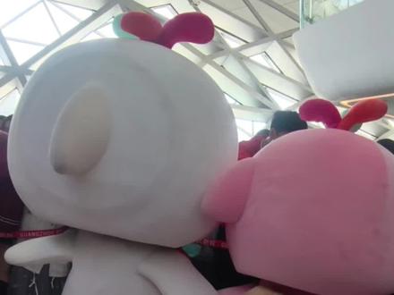 mini小湾鸡出现后谁变超级尖叫鸡我不说哈哈!mini粉还会蘑菇蹲🍄还说自己不是幼儿园鸡(可能小学鸡)#大湾鸡 #大湾鸡吉祥物 #萌动奇迹 #大湾鸡宝宝 #广州大湾鸡