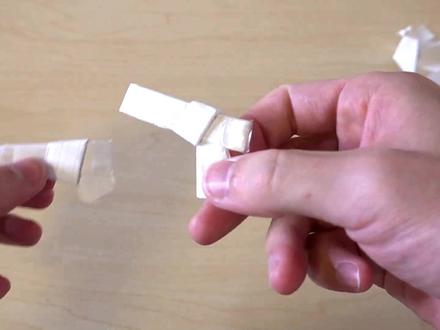 可以放在口袋里的折纸迷你手枪,发射橡皮筋,简单好玩!