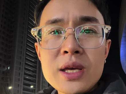 我都郁闷了,为什么会一直给我孩子吃这个药!其他家长们也注意!假如您孩子可能用过的这款常用儿童止咳药!我看官方也新增了警示或导致口吃、抑郁、自杀倾向等,各年龄段都报过神经精神不良反应。赶紧看看你家的药箱!#药物不良反应 #孟鲁司特钠 #内蒙晓明在杭州