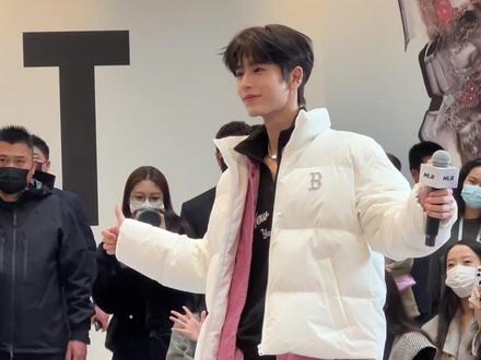 #张凌赫 #MLB #重庆万象城 已经帅的不知天地是何物了