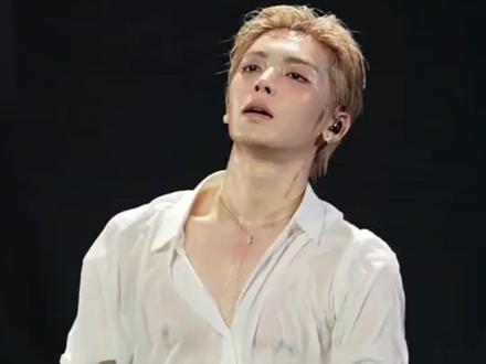 导播请你继续保持啊! #侯明昊 #侯明昊演唱会#舞台#运镜#导播