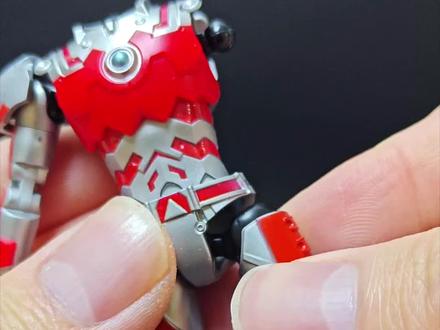 竟然还有隐藏玩法?!
群星s素体与机动奥的完美适配,比例和可动性都很优秀,造型容易掰,实在是太劲了!#布鲁可积木人#奥特曼#潮玩#积木人#青年创作者成长计划