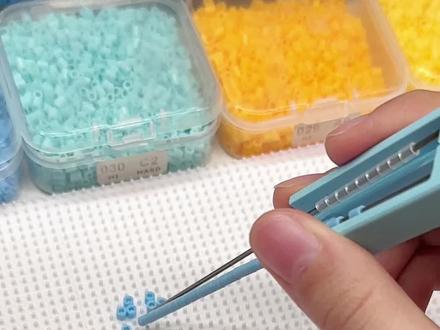 🌼萌萌的小花杯垫! 原创@1123
#拼豆 #拼豆豆 #拼豆图纸 #拼豆教程 #拼豆豆手工