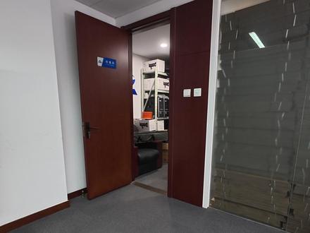 华硕天选6Pro i7-14650HX 5070 详细验机 华硕天选6Pro i7-14650HX 5070 详细验机 升级32G 更换网卡解决掉网焦虑 小白的避坑指南!
感谢北京昌平蔡老板的信任支持
华硕天选6Pro 魔幻青
CPU:酷睿 i7 14650HX 16核心 24线程
显卡:RTX5070 8G显存
内存:标配 三星 16G DDR5 5600 加装三星16G内存 升级为32G
硬盘:标配 铠侠1T固态硬盘
网卡:瑞昱8852CE 升级英特尔 AX211
屏幕: 京东方的屏幕 16英寸 2.5K 400nits 165Hz
保全新机器,保安全下车!(直播间操作,呈现加装、验机、过程透明)
提供终身1V1技术服务支持(8-24点专业客服为您排忧解难、远程优化等)
提供终身保养服务(清灰、更换硅脂、相变、液金、导热凝胶等均不限次数)
如果您也需要视频中的专业安稳的购机服务,快来联系我们吧~~~~